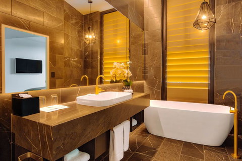 Eatons Hill Hotel - Winery Find 14