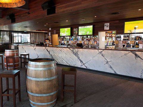 Eatons Hill Hotel - Winery Find 38