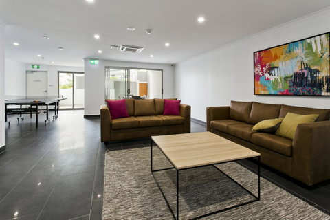 Arise Princess Regent Apartments - Winery Find 15
