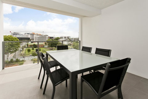 Arise Princess Regent Apartments - Winery Find 2