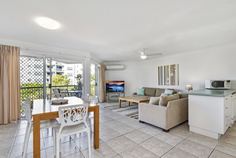 Dockside Apartments Mooloolaba - Winery Find 15