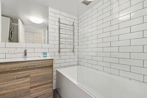 Dockside Apartments Mooloolaba - Winery Find 3