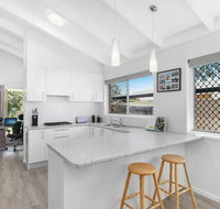 Beautiful Home- Walk to Beach-Short drive to Noosa - Winery Find