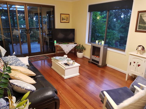 Manitzky Magic -B&B Home With Heart - Winery Find 17