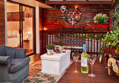 Manitzky Magic -B&B Home With Heart - Winery Find 2