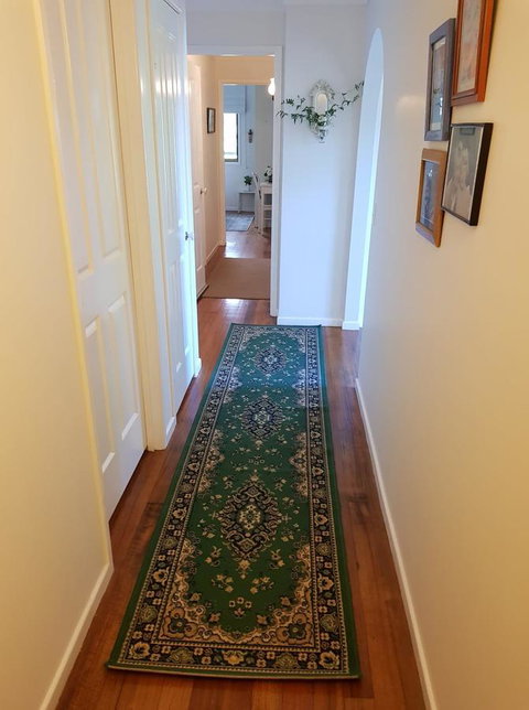 Manitzky Magic -B&B Home With Heart - Winery Find 20