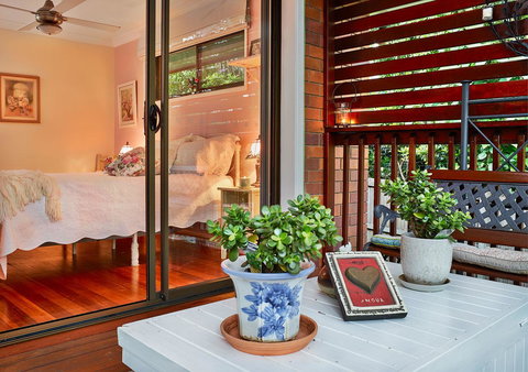 Manitzky Magic -B&B Home With Heart - Winery Find 1