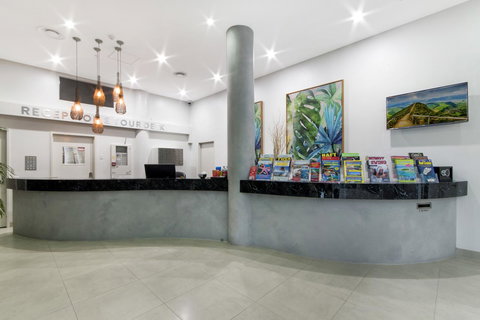 Sunshine Tower Hotel - Winery Find 24