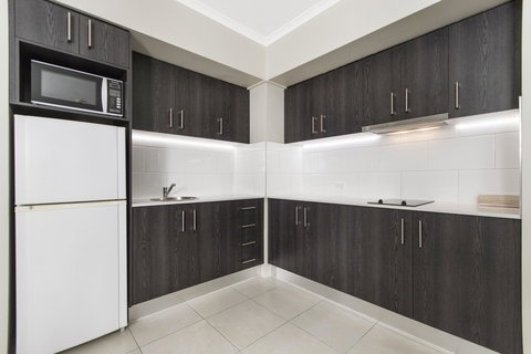 Sunshine Tower Hotel - Winery Find 21