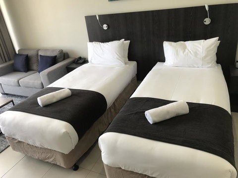 Sunshine Tower Hotel - Winery Find 10