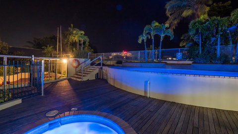 Sunshine Tower Hotel - Winery Find 12