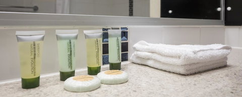 Sunshine Tower Hotel - Winery Find 14