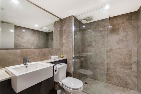 Sunshine Tower Hotel - Winery Find 23