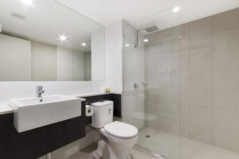 Sunshine Tower Hotel - Winery Find 16