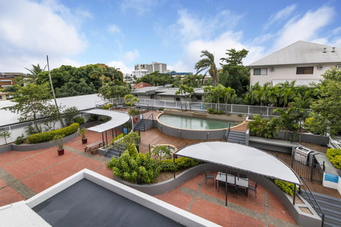 Sunshine Tower Hotel - Winery Find 17