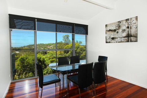 224 Centenary Heights Road Coolum Beach, 500 Dollar Bond, Linen Included - Winery Find 6