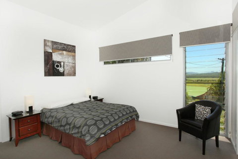 224 Centenary Heights Road Coolum Beach, 500 Dollar Bond, Linen Included - Winery Find 13