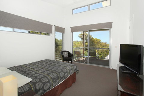 224 Centenary Heights Road Coolum Beach, 500 Dollar Bond, Linen Included - Winery Find 12