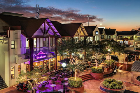 Central Brunswick Apartment Hotel - Winery Find 28