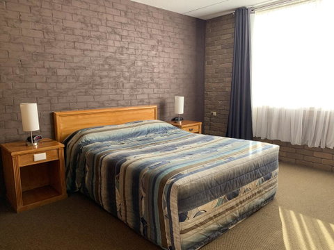 Wedderburn Goldseeker Motel - Winery Find 2
