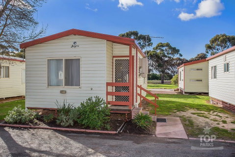 Wimmera Lakes Caravan Resort - Winery Find 1