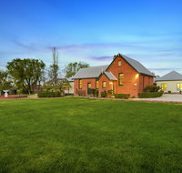 Woodend Old School House - Winery Find