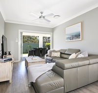 Wowly Waters - Pet Friendly - 1 Min Walk to Beach - Winery Find