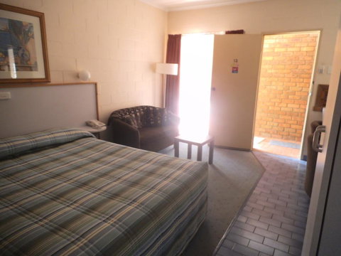 Yarragon Motel - Winery Find 2