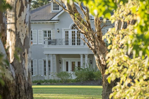 Yatahlia Manor Luxury Homestay - Winery Find 1