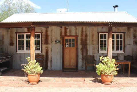 York Cottages And Burnley House - Winery Find 0