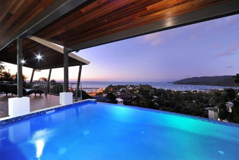 15 Kara - Luxurious Home With Million Dollar Views - Winery Find 0