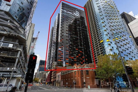 A Chic 2BR Apt Near Southern Cross, With Secure Parking - Winery Find 1
