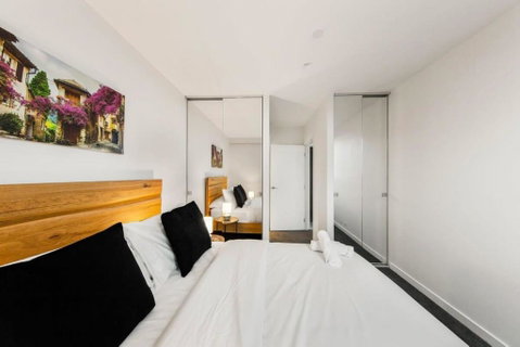 A Lux 2BR Apt With Panoramic Views, FREE Parking - Winery Find 1