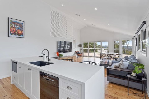 Aarini Cottage - The Ultimate Beachside Escape! - Winery Find 4