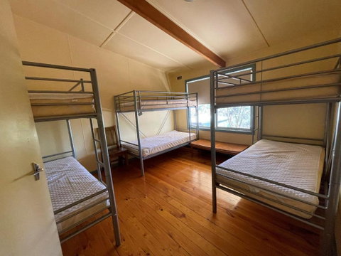 Alligator Lodge - Mount Remarkable National Park - Winery Find 1