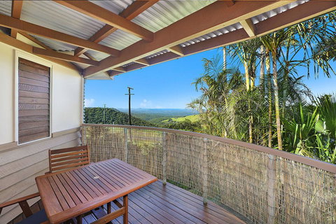 Maleny Terrace Cottages - Winery Find 8