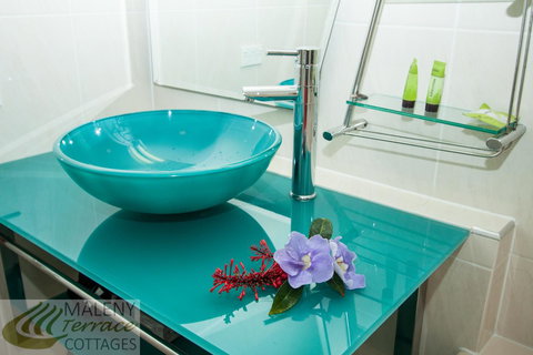 Maleny Terrace Cottages - Winery Find 7