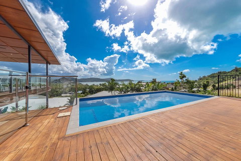 Viewpoint Holiday Home - Cannonvale - Winery Find 0