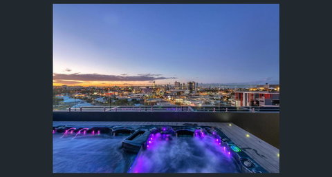 Eastwood Apartments - Winery Find 18