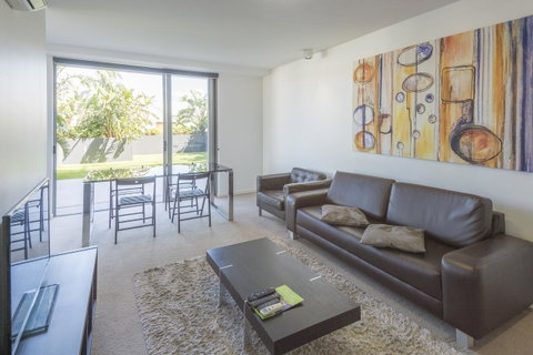 Eastwood Apartments - Winery Find 36