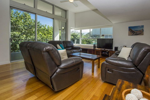 Maggies Beachfront Apartment 5 - Winery Find 4