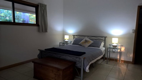 Magnetic Island Bed And Breakfast - Winery Find 7