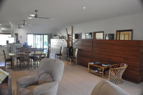 Magnetic Island Bed And Breakfast - Winery Find 26