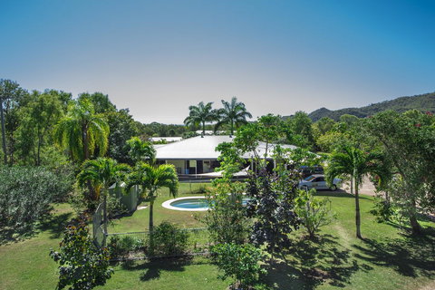 Magnetic Island Bed And Breakfast - Winery Find 1