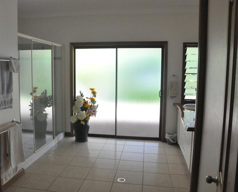 Magnetic Island Bed And Breakfast - Winery Find 28