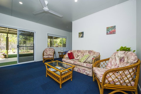 Magnetic Island Bed And Breakfast - Winery Find 35