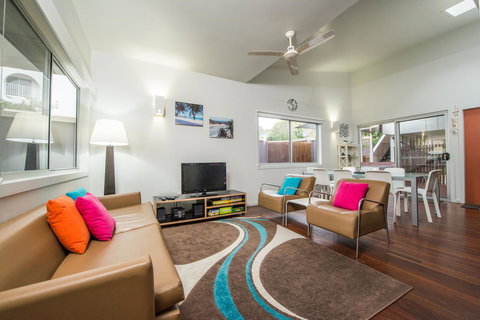 Allure Stradbroke Resort - Winery Find 26