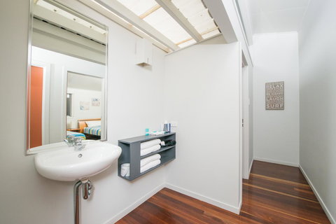 Allure Stradbroke Resort - Winery Find 27