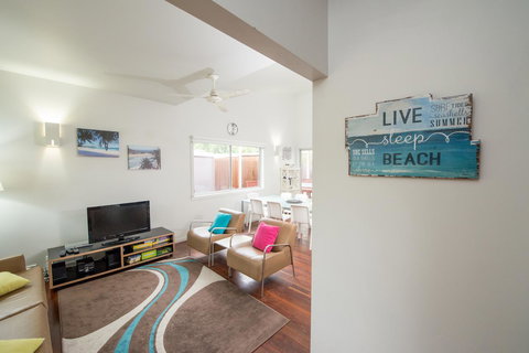 Allure Stradbroke Resort - Winery Find 32