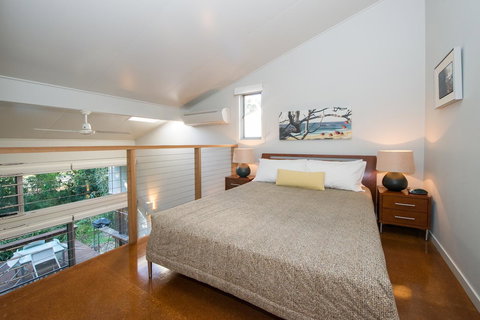 Allure Stradbroke Resort - Winery Find 7